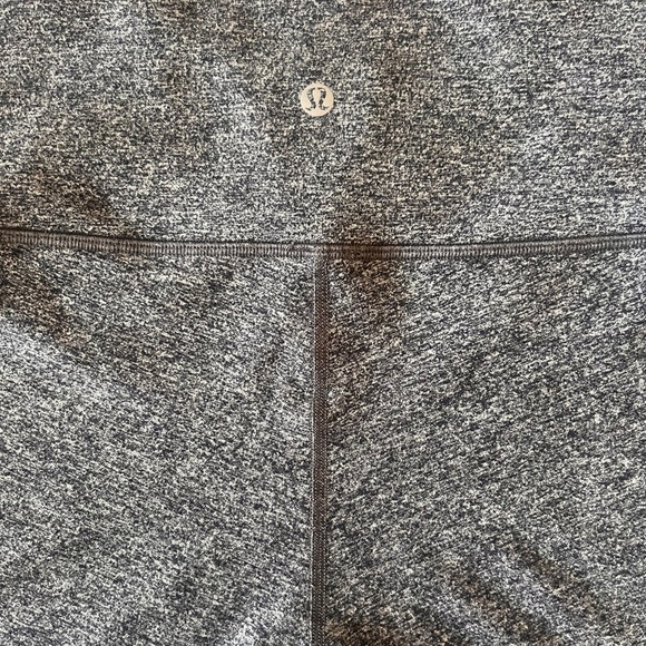 Lululemon Wunder Under High-Rise Tight 28"
Heathered Black Size 4 - Picture 4 of 6